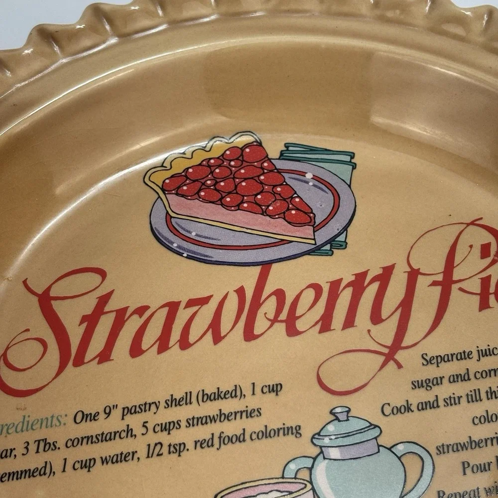 Vintage Strawberry Pie Dish UNIVERSAL TRUMPS CORP. Made In Taiwan